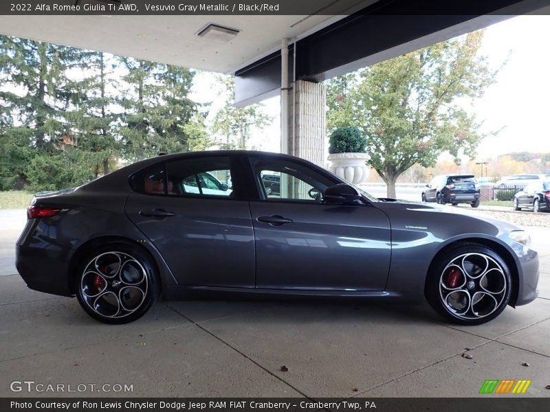 Vesuvio Gray Metallic / Black/Red 2022 Alfa Romeo Giulia Ti AWD