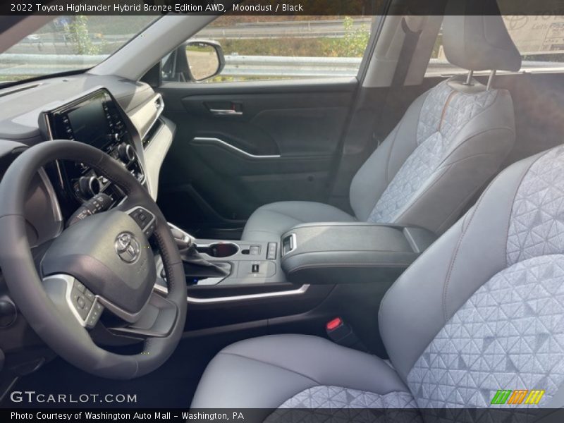Front Seat of 2022 Highlander Hybrid Bronze Edition AWD