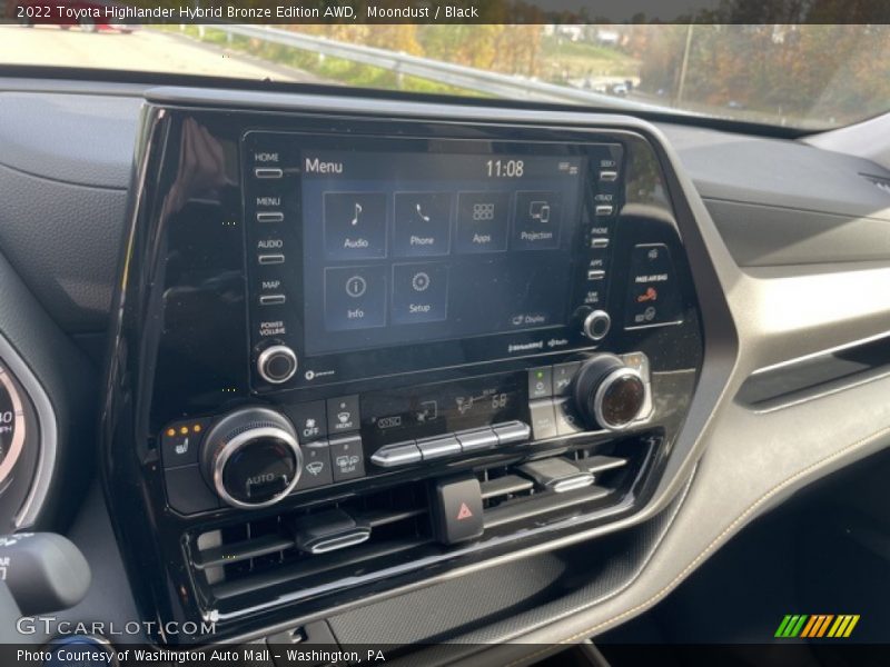 Controls of 2022 Highlander Hybrid Bronze Edition AWD