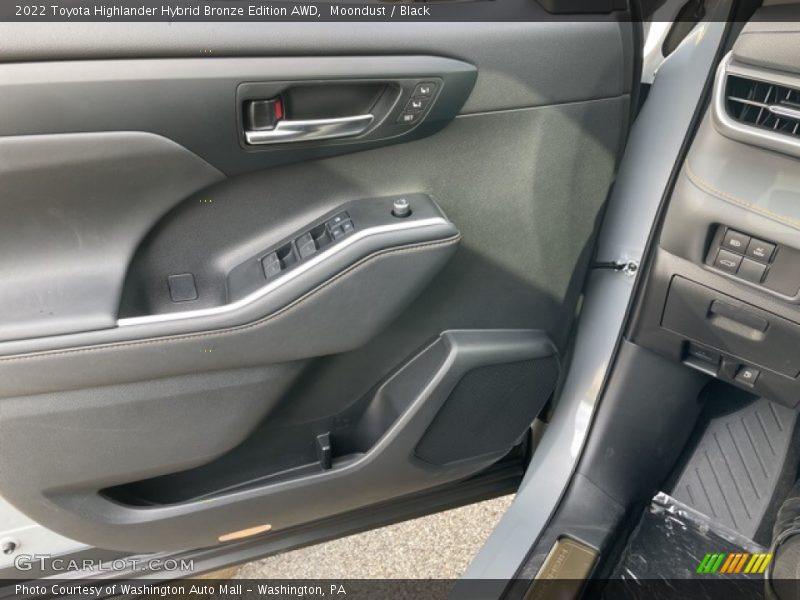 Moondust / Black 2022 Toyota Highlander Hybrid Bronze Edition AWD