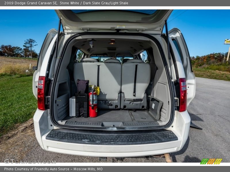 Stone White / Dark Slate Gray/Light Shale 2009 Dodge Grand Caravan SE