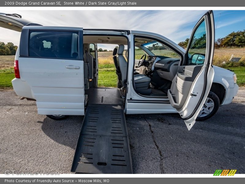 Stone White / Dark Slate Gray/Light Shale 2009 Dodge Grand Caravan SE