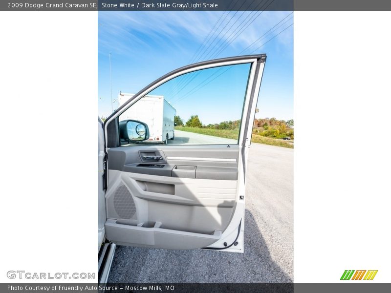Stone White / Dark Slate Gray/Light Shale 2009 Dodge Grand Caravan SE