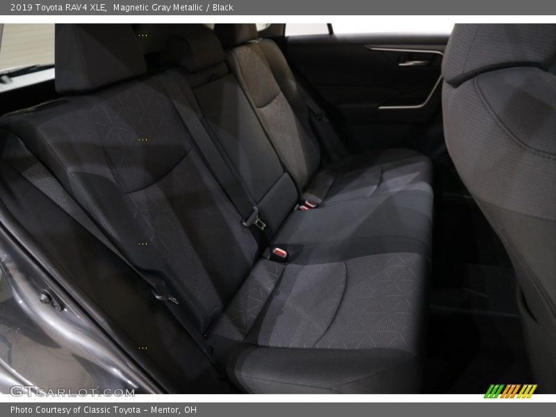 Magnetic Gray Metallic / Black 2019 Toyota RAV4 XLE