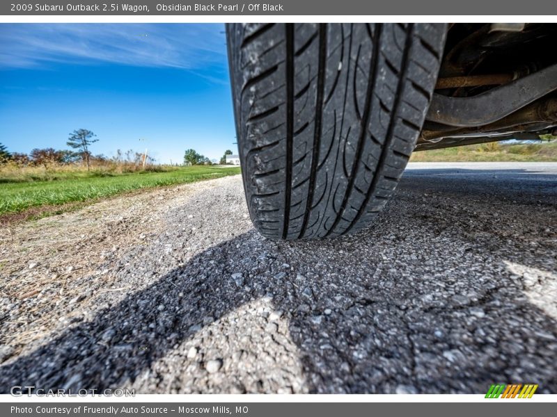 Obsidian Black Pearl / Off Black 2009 Subaru Outback 2.5i Wagon