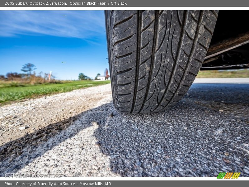 Obsidian Black Pearl / Off Black 2009 Subaru Outback 2.5i Wagon