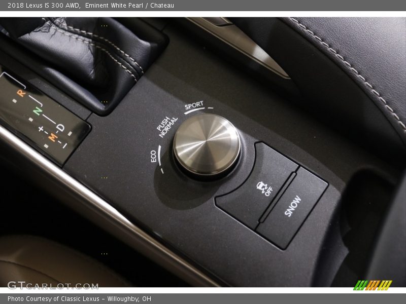 Eminent White Pearl / Chateau 2018 Lexus IS 300 AWD