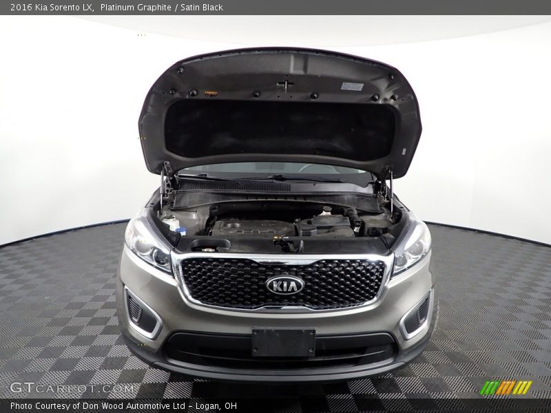 Platinum Graphite / Satin Black 2016 Kia Sorento LX