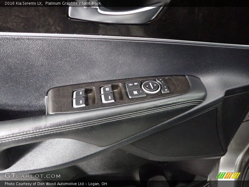 Platinum Graphite / Satin Black 2016 Kia Sorento LX