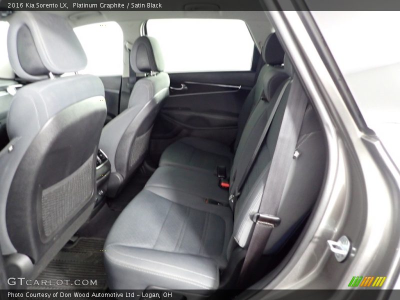 Platinum Graphite / Satin Black 2016 Kia Sorento LX