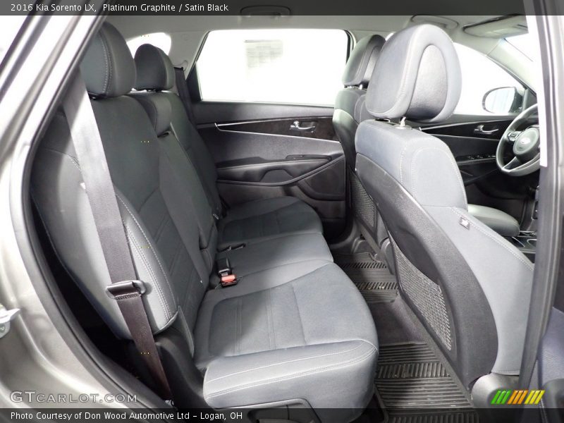 Platinum Graphite / Satin Black 2016 Kia Sorento LX