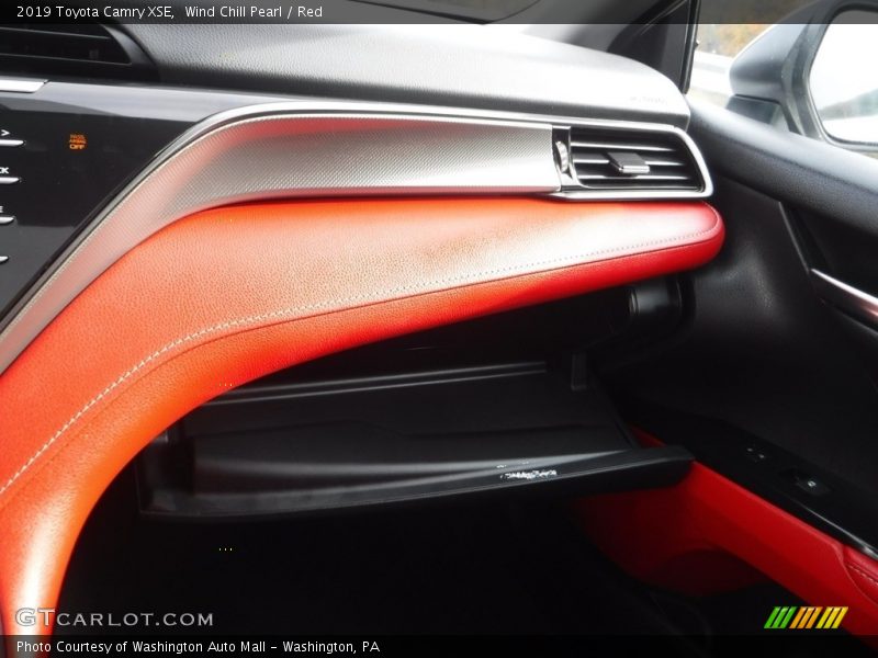 Wind Chill Pearl / Red 2019 Toyota Camry XSE