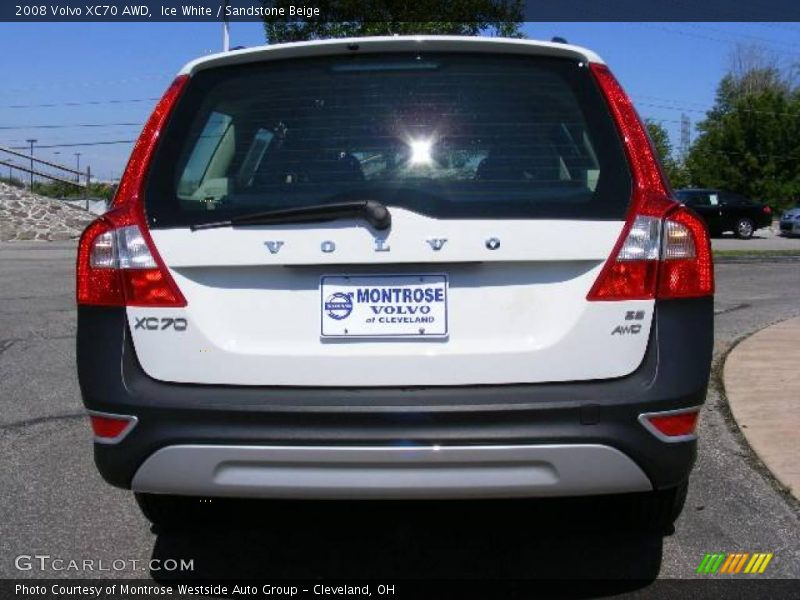 Ice White / Sandstone Beige 2008 Volvo XC70 AWD