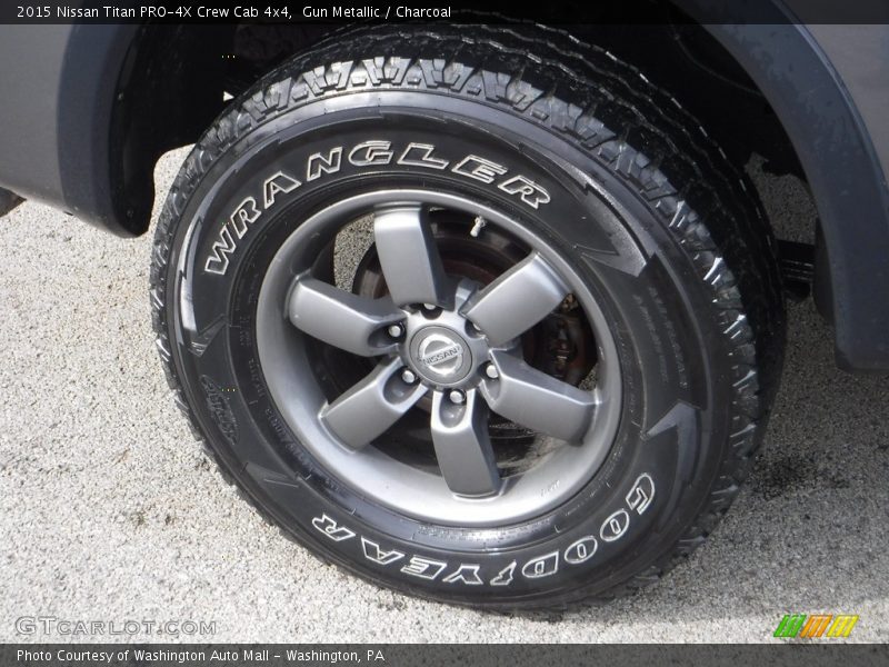 Gun Metallic / Charcoal 2015 Nissan Titan PRO-4X Crew Cab 4x4