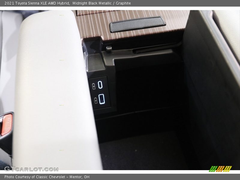 Midnight Black Metallic / Graphite 2021 Toyota Sienna XLE AWD Hybrid