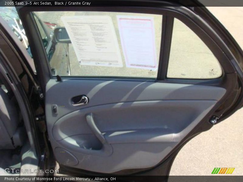 Black / Granite Gray 2005 Saab 9-5 Arc Sedan