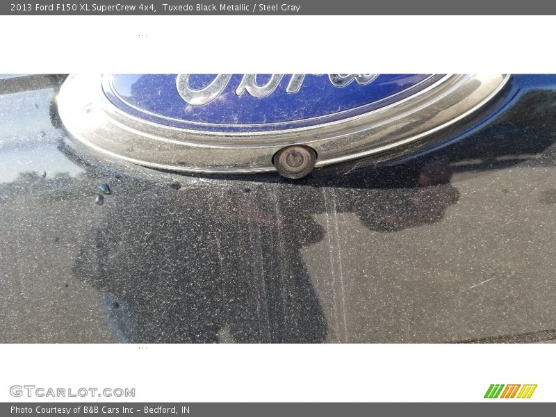 Tuxedo Black Metallic / Steel Gray 2013 Ford F150 XL SuperCrew 4x4