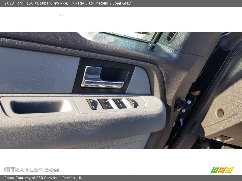 Tuxedo Black Metallic / Steel Gray 2013 Ford F150 XL SuperCrew 4x4