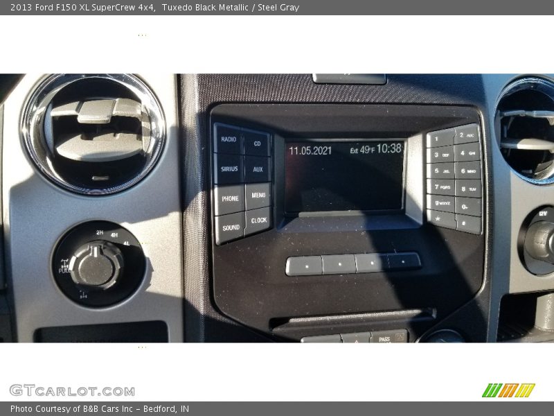 Tuxedo Black Metallic / Steel Gray 2013 Ford F150 XL SuperCrew 4x4