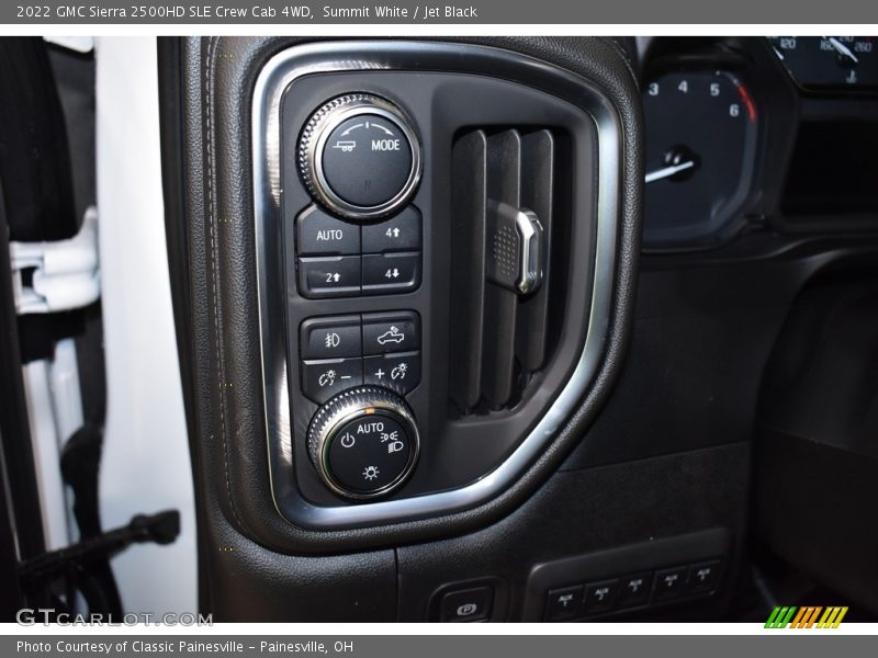 Summit White / Jet Black 2022 GMC Sierra 2500HD SLE Crew Cab 4WD