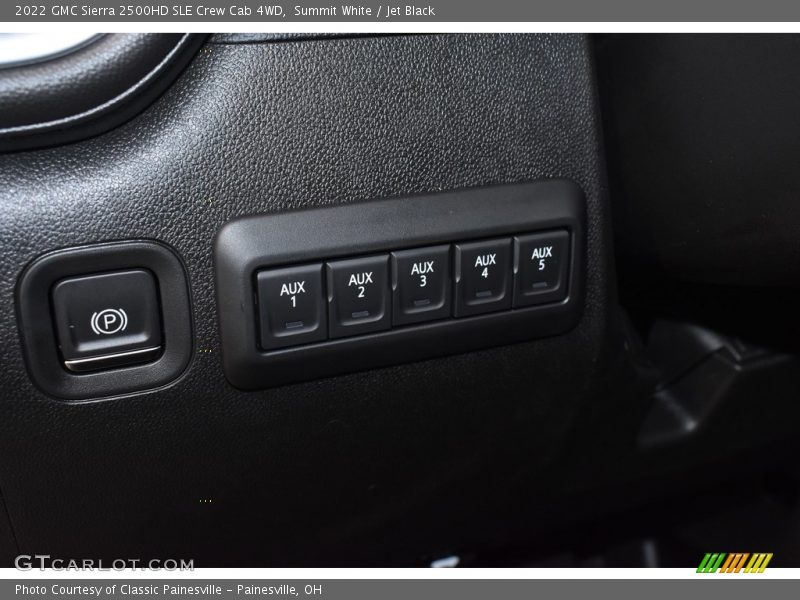 Summit White / Jet Black 2022 GMC Sierra 2500HD SLE Crew Cab 4WD