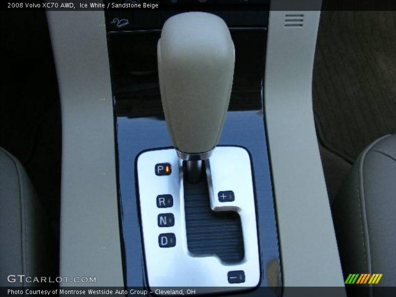 Ice White / Sandstone Beige 2008 Volvo XC70 AWD
