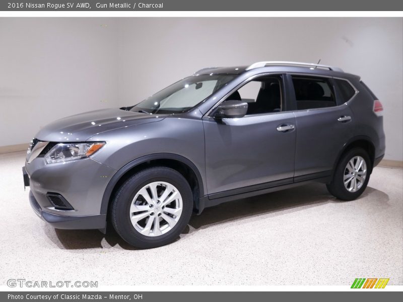 Front 3/4 View of 2016 Rogue SV AWD
