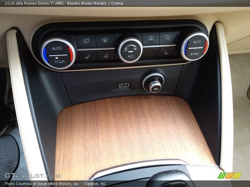 Basalto Brown Metallic / Crema 2018 Alfa Romeo Stelvio Ti AWD