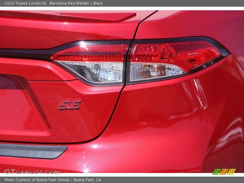 Barcelona Red Metallic / Black 2020 Toyota Corolla SE