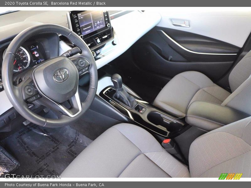 Barcelona Red Metallic / Black 2020 Toyota Corolla SE