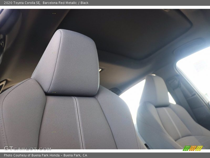 Barcelona Red Metallic / Black 2020 Toyota Corolla SE