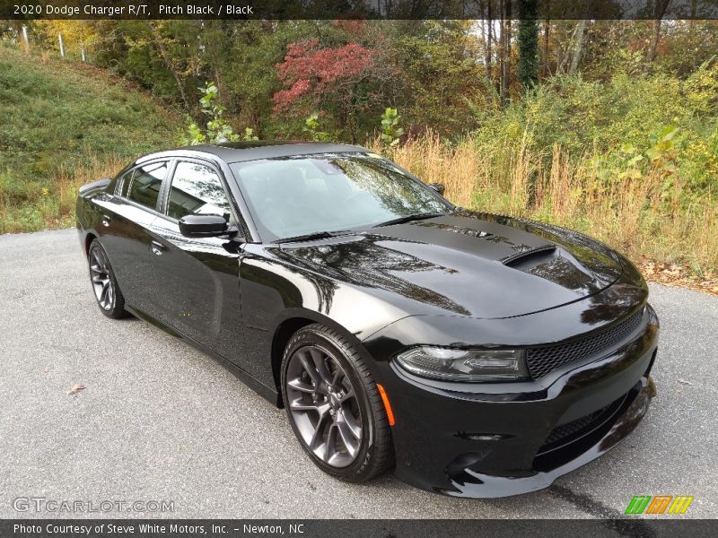 Front 3/4 View of 2020 Charger R/T