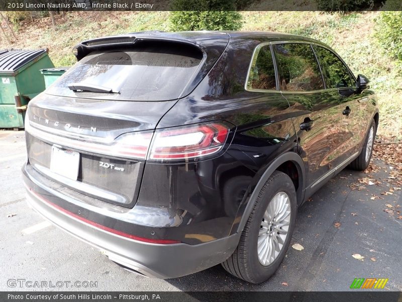 Infinite Black / Ebony 2019 Lincoln Nautilus AWD
