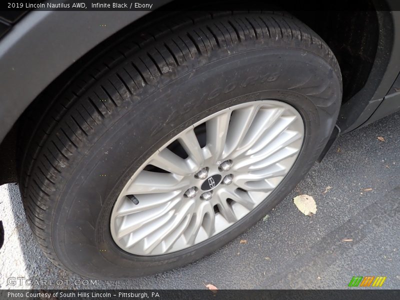 Infinite Black / Ebony 2019 Lincoln Nautilus AWD