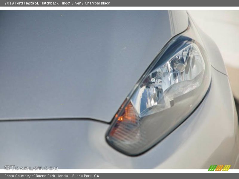 Ingot Silver / Charcoal Black 2019 Ford Fiesta SE Hatchback