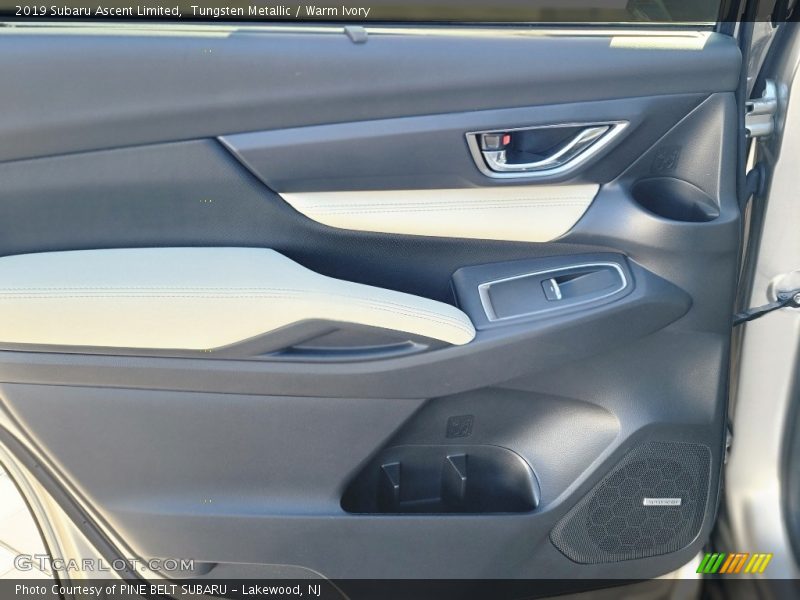 Tungsten Metallic / Warm Ivory 2019 Subaru Ascent Limited