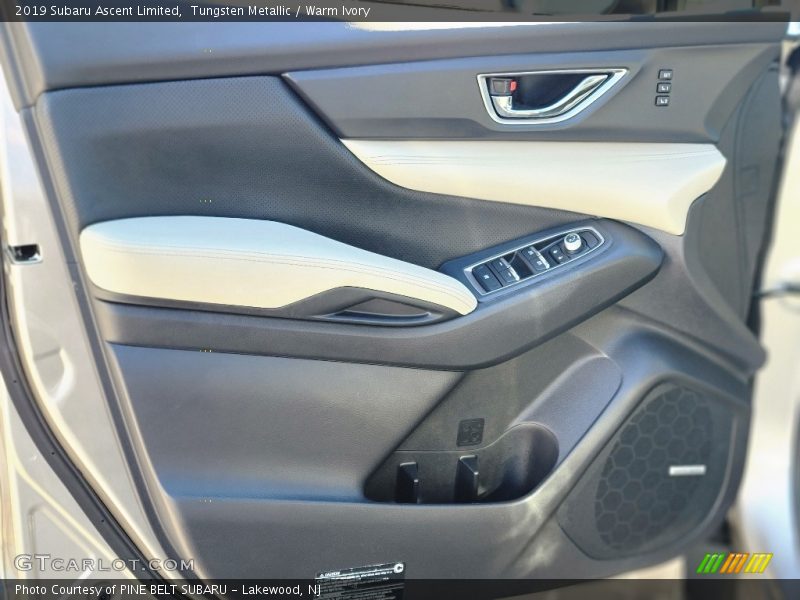 Tungsten Metallic / Warm Ivory 2019 Subaru Ascent Limited