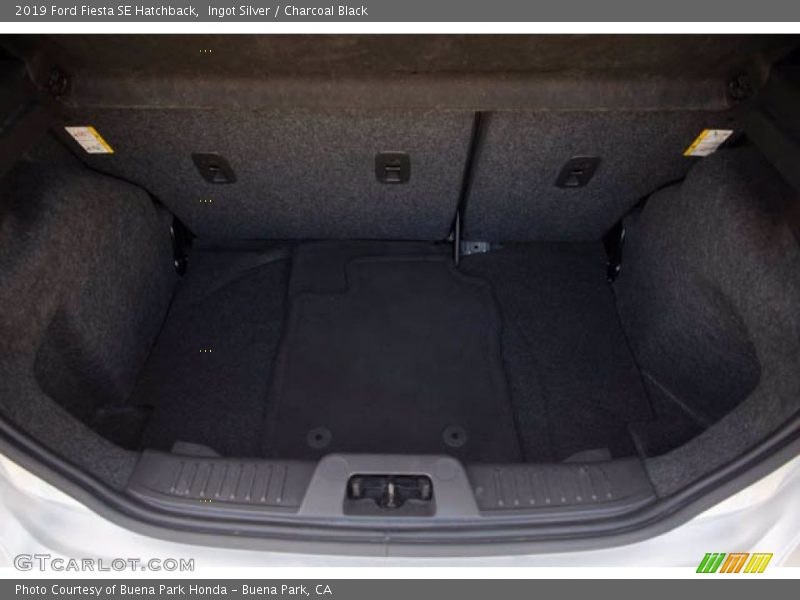 Ingot Silver / Charcoal Black 2019 Ford Fiesta SE Hatchback