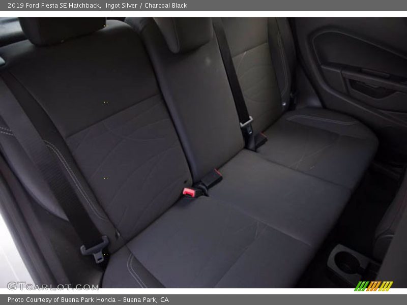 Ingot Silver / Charcoal Black 2019 Ford Fiesta SE Hatchback