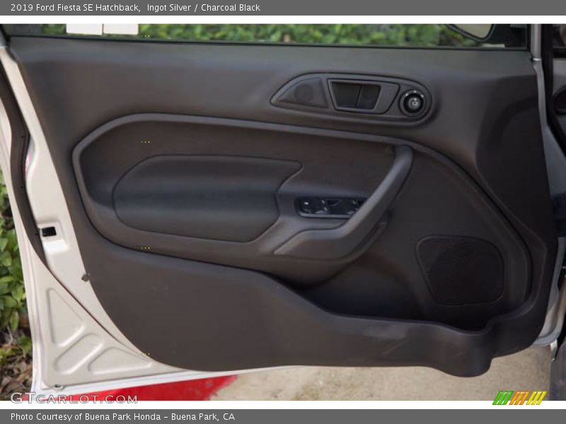 Ingot Silver / Charcoal Black 2019 Ford Fiesta SE Hatchback