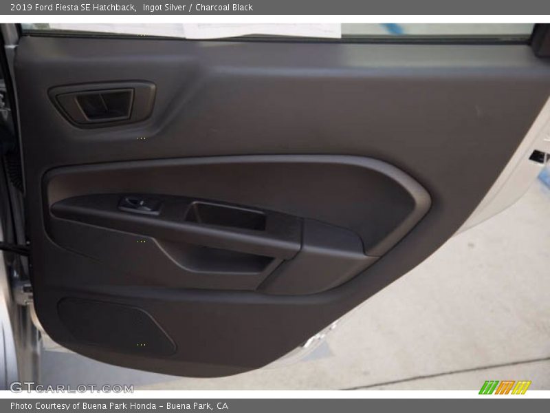 Ingot Silver / Charcoal Black 2019 Ford Fiesta SE Hatchback