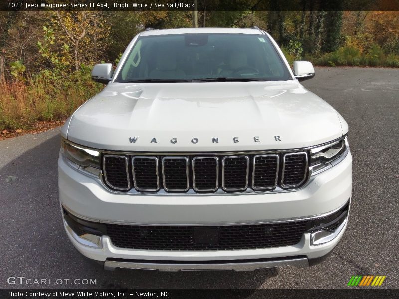 Bright White / Sea Salt/Black 2022 Jeep Wagoneer Series III 4x4