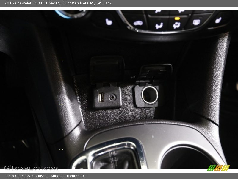 Tungsten Metallic / Jet Black 2016 Chevrolet Cruze LT Sedan