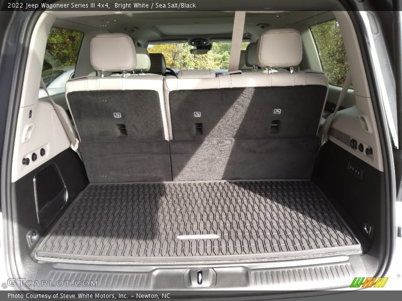  2022 Wagoneer Series III 4x4 Trunk
