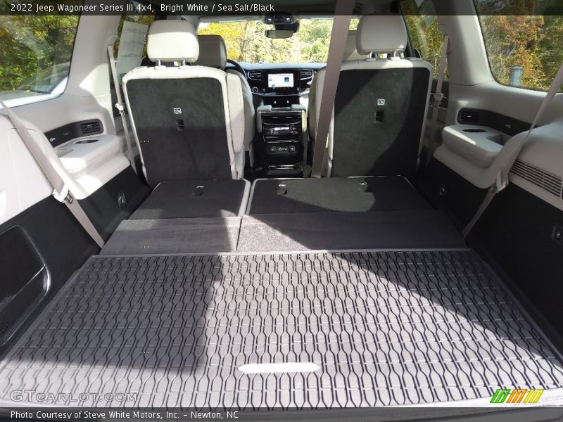  2022 Wagoneer Series III 4x4 Trunk