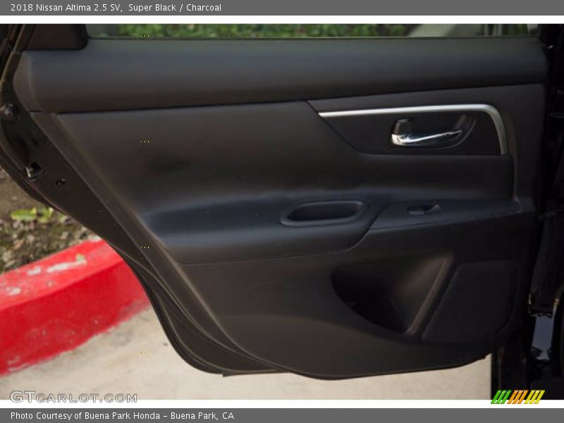 Super Black / Charcoal 2018 Nissan Altima 2.5 SV