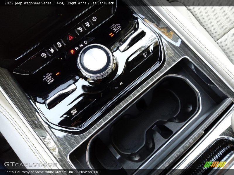  2022 Wagoneer Series III 4x4 8 Speed Automatic Shifter