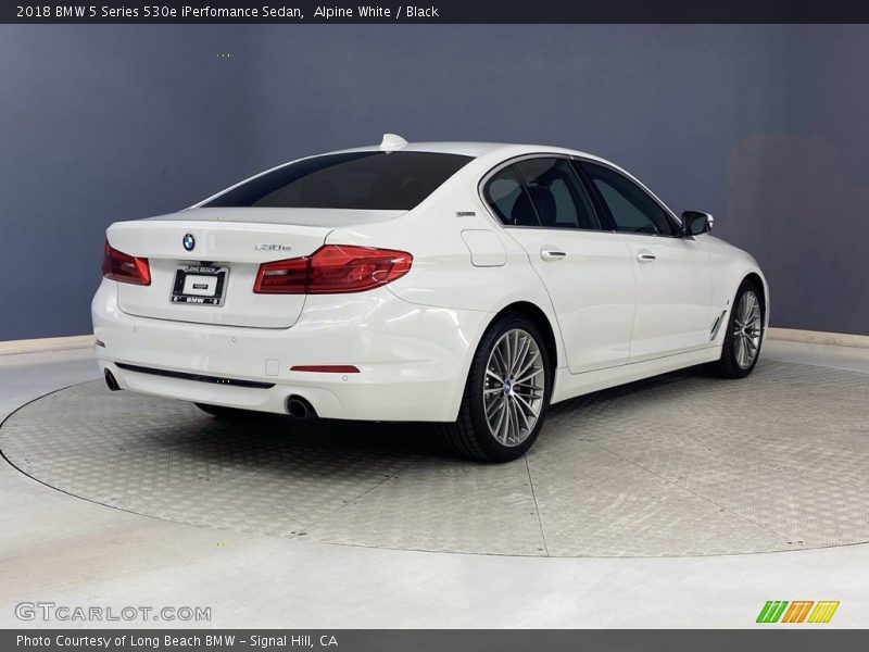 Alpine White / Black 2018 BMW 5 Series 530e iPerfomance Sedan