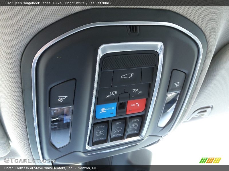 Bright White / Sea Salt/Black 2022 Jeep Wagoneer Series III 4x4