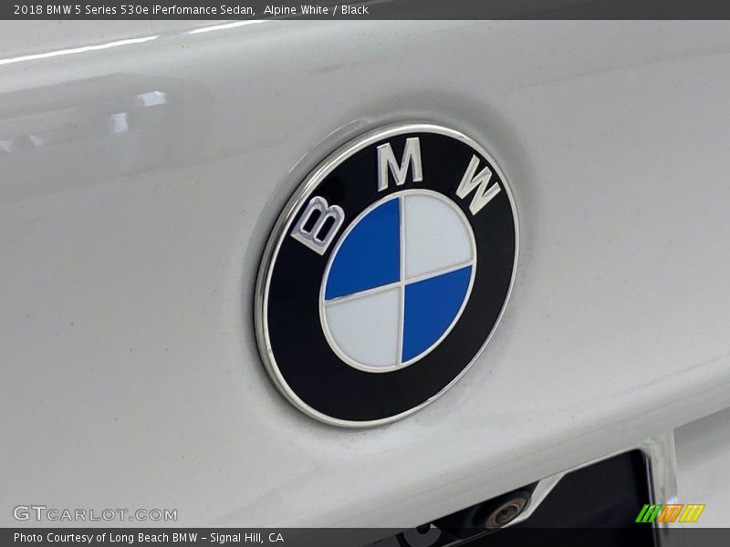 Alpine White / Black 2018 BMW 5 Series 530e iPerfomance Sedan